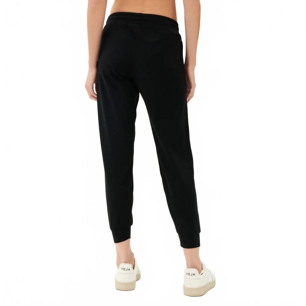 Airweight Jogger Pants In Black