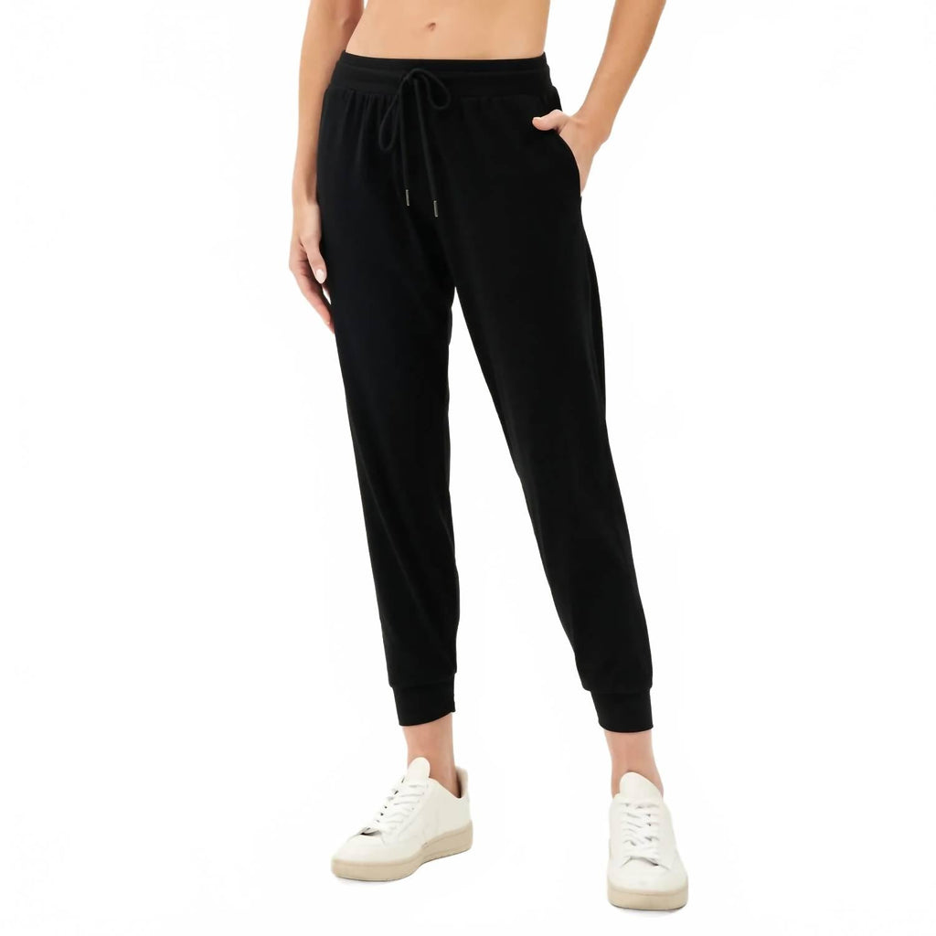 Airweight Jogger Pants In Black